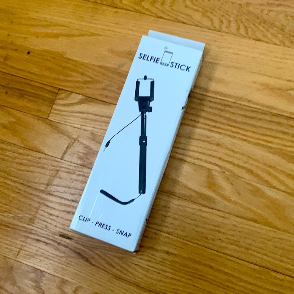 Brand New Selfie Stick (headphone jack connection)